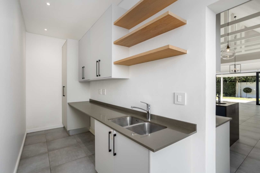 To Let 4 Bedroom Property for Rent in Val De Vie Estate Western Cape